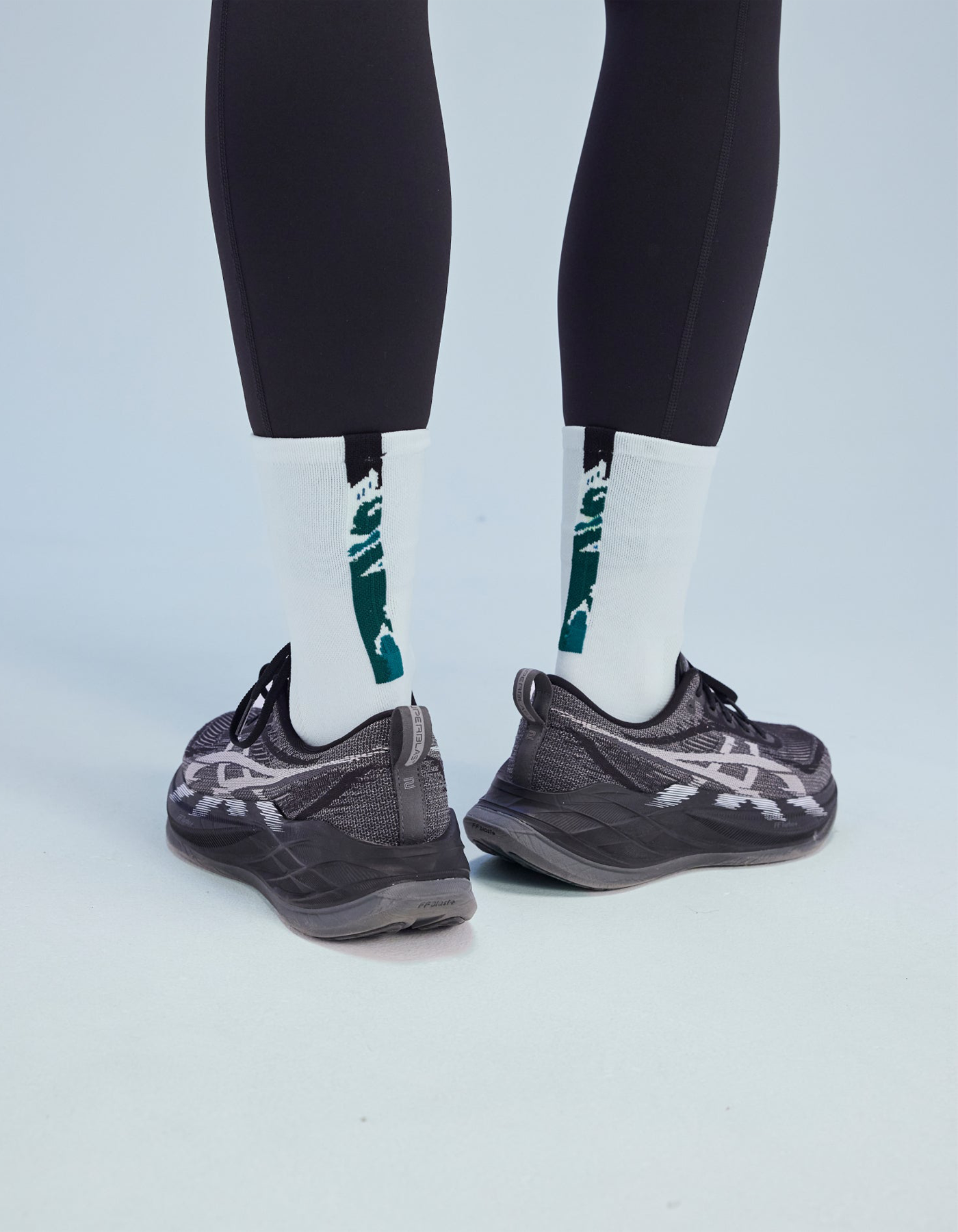 Lite Run™ Quarter Socks "Vertical Bandit" 2-Pack - Unisex